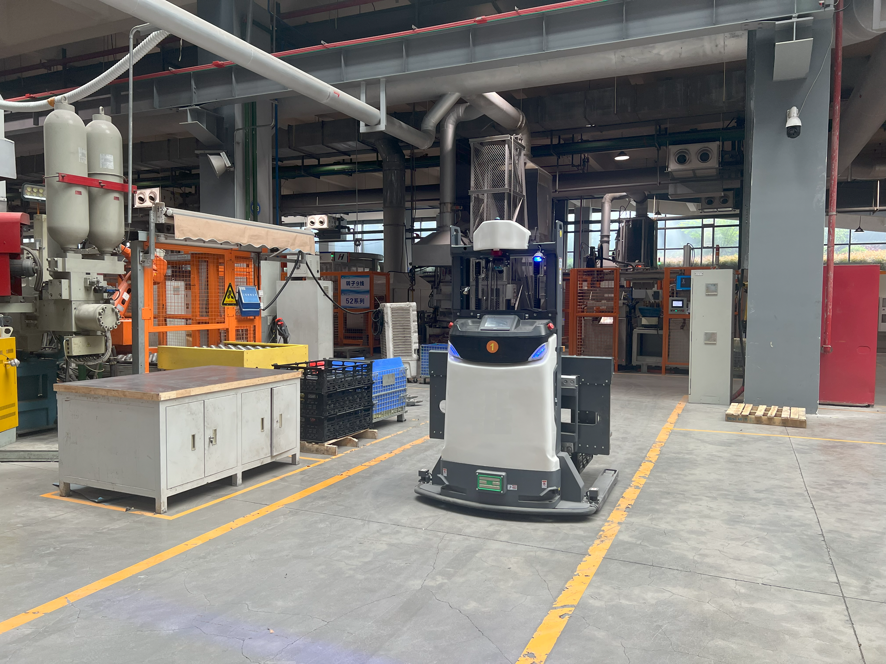 无人叉车的成本与效益分析：智能物流的核心引擎